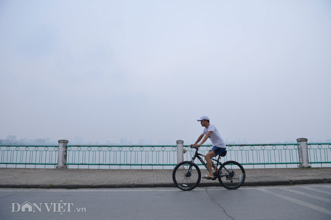 anh ha noi o nhiem khong khi: troi mu mit, bui min giang nhu suong hinh anh 3