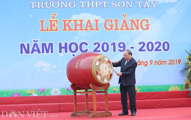 anh: thu tuong nguyen xuan phuc danh trong khai giang nam hoc moi hinh anh 3