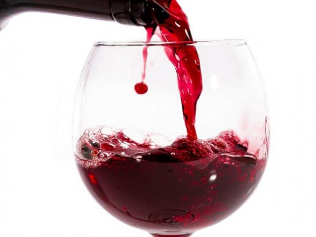 Uống rượu vang nhận ngay những lợi ích sức khỏe thần kỳ nếu tuân thủ 7 quy tắc sau