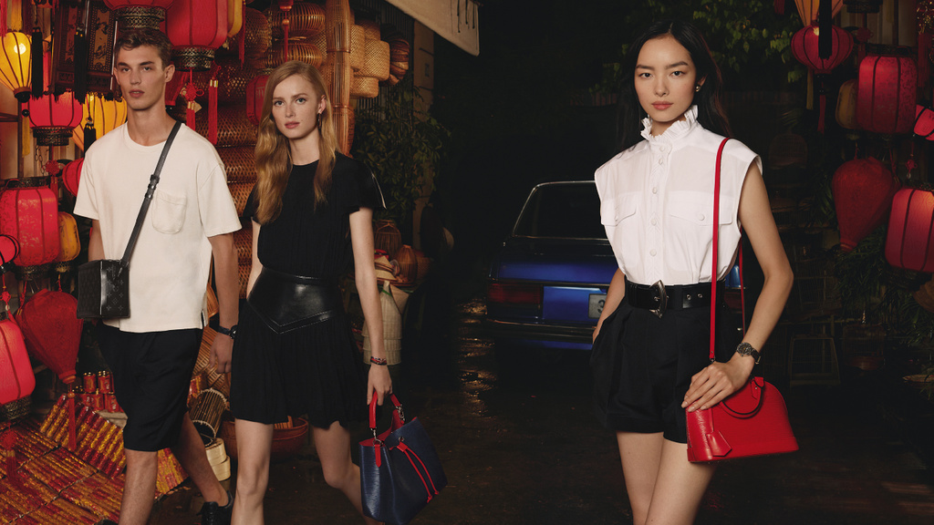 Hãng Louis Vuitton đưa người mẫu lên thiên đường  Thời trang  Việt Giải  Trí