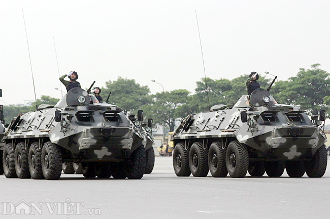 man nhan voi man trinh dien vo thuat, chong khung bo cua ca ha noi hinh anh 1