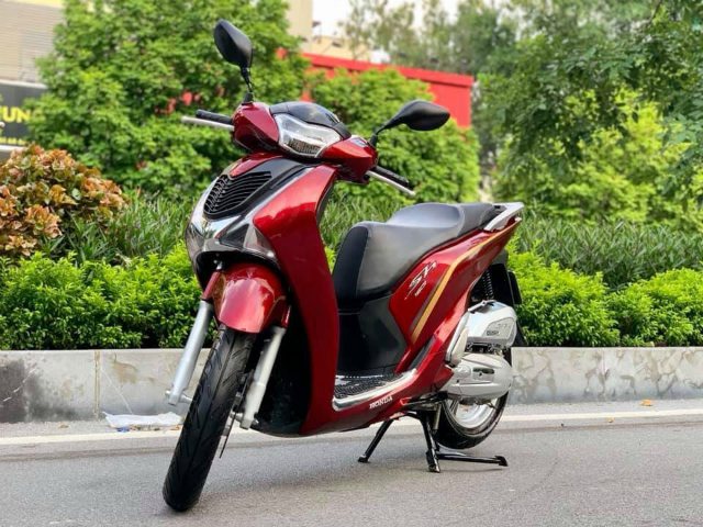 Bảng giá xe ga Honda SH, tiếp tục tăng bất chấp giá chênh cao sẵn có