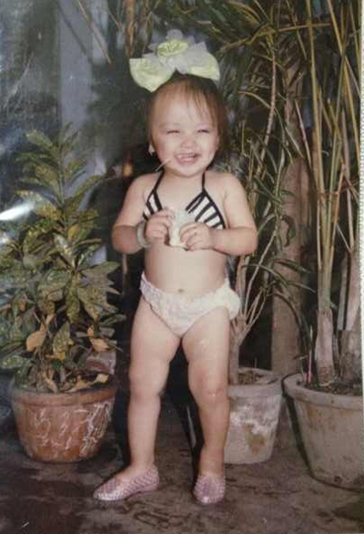 Năm lên 2-3 tuổi, Diễm Hương đã biết làm điệu với những chiếc nơ