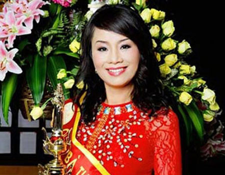 Bà Trương Thị Tuyết Nga đạt danh hiệu Hoa hậu quý bà thành đạt năm 2009.