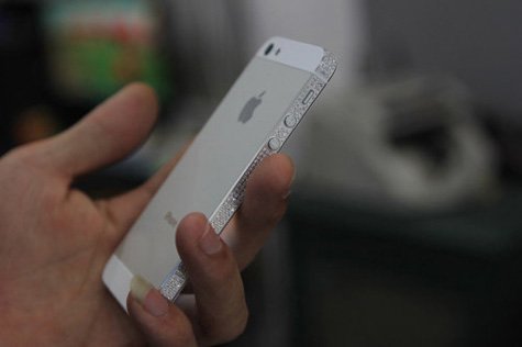 Giới nhà giàu Hà Nội mê iPhone 5 dát kim cương 3