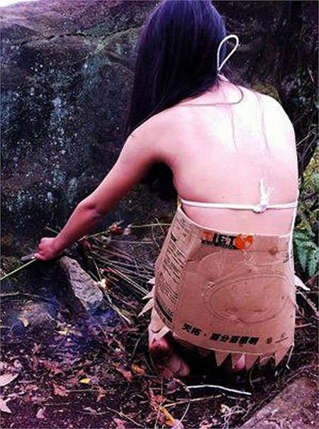 Cô gái vào rừng ở ẩn để mong sống sót qua Ngày tận thế