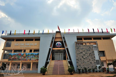 Bảo tàng Gia Lai ở Pleiku là bảo tàng lịch sử - văn hóa lớn nhất các tỉnh Tây Nguyên.