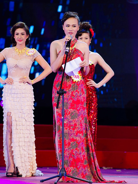Thí sinh Hương Trâm đoạt giải Nữ hoàng trang sức 2013.