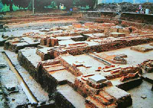 Một phần khu khai quật Hoàng Thành Thăng Long.