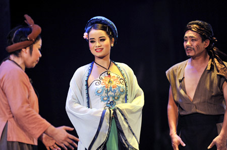 Cảnh trong vở “Vương nữ Mê Linh” của Nhà hát Chèo Hà Nội.