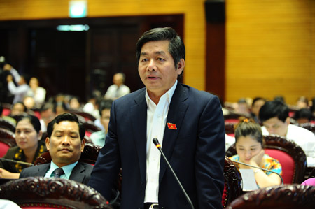 Bộ trưởng Bộ KHĐT?Bùi Quang Vinh trong phiên thảo luận về tình hình kinh tế - xã hội sáng 1.11.