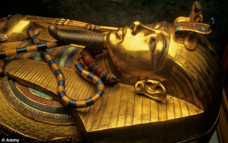 Xác ướp Tutankhamun được dát vàng nổi tiếng