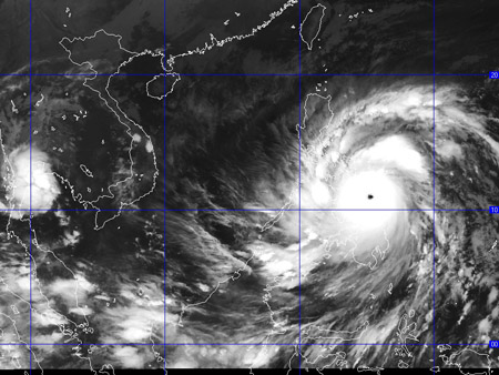  Mây trong bão Haiyan (Trung tâm Dự báo KTTVTW)