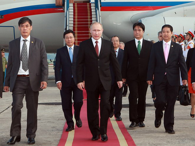 Lễ đoán Tổng thống Nga V.Putin tại Sân bay Nội bài sáng 12.11.