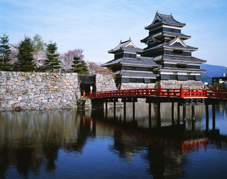 Nhật Bản được Tạp chí Newsweek của Mỹ đánh giá là 1 trong 10 đất nước tuyệt vời nhất trên thế giới.
