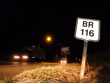 Có tới hàng nghìn bé gái đang phải bán dâm tại đường cao tốc BR-116 của Brazil.