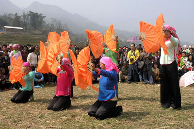 Lễ hội Roóng Poọc trở thành lễ hội chung của cả vùng thung lũng Mường Hoa. (Ảnh: Internet)