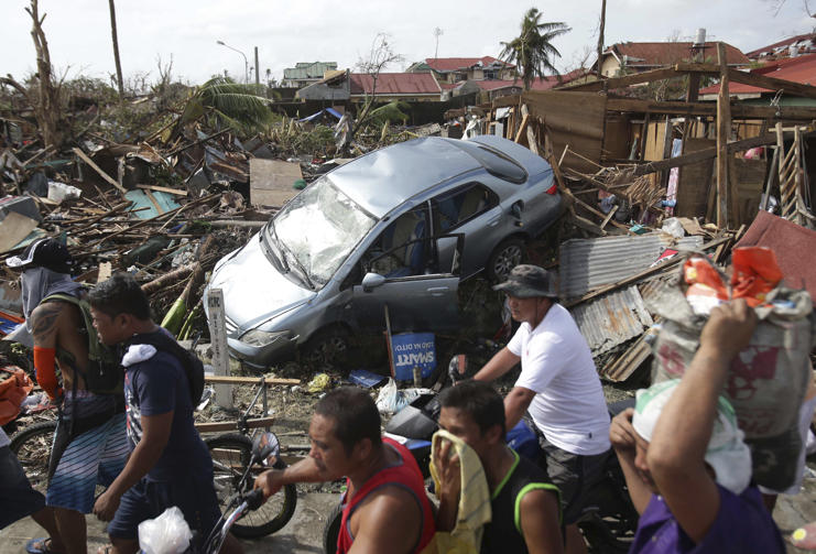 Cảnh hoang tàn ở thành phố Tacloban