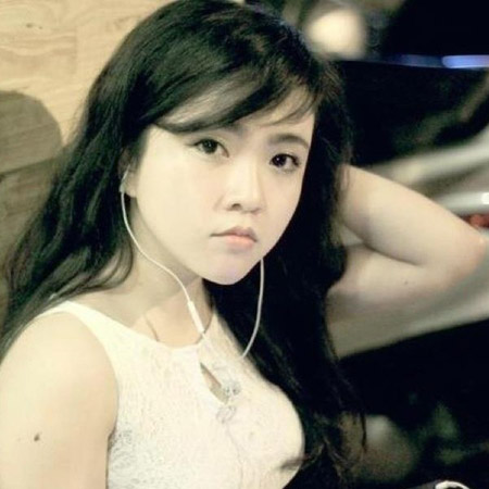 Gương mặt xinh như hot girl.