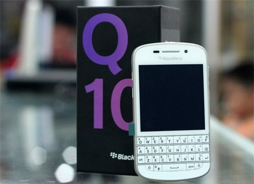 BlackBerry-Q10-White-136961967-5558-4176