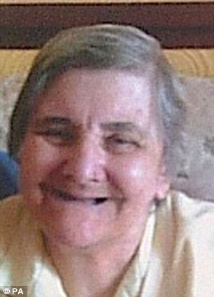  Bà Annie Beaver (81 tuổi) bị người chồng nhiều năm chung sống giết tại nhà.