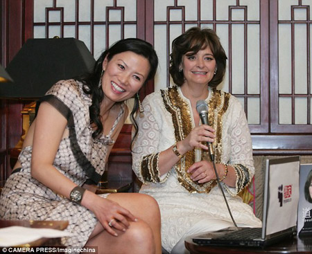 Wendi với bà Cherie Blair