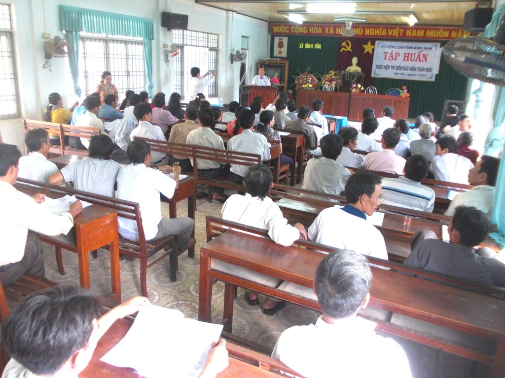 Hội nghị tập huấn chính sách bảo hiểm chăn nuôi cho nông dân (Ảnh: TTĐT huyện Tây Sơn)