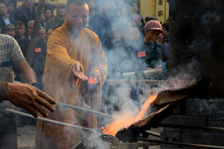  Lễ khởi công đúc tượng đồng