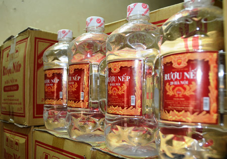 Giám đốc Cty XNK 29 Hà Nội bước đầu thừa nhận lô rượu có độc tính bị pha nhầm cồn công nghiệp.