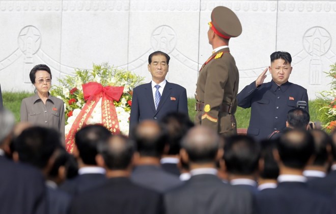 Bà Kim Kyong-Hui (ngoài cùng bên trái) tháp tùng nhà lãnh đạo Kim Jong-Un dự một sự kiện tại Triều Tiên (Nguồn: Reuters)