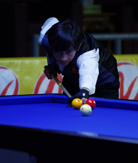 Cơ thủ Đặng Đình Tiến đã thi đấu xuất sắc để giành huy chương vàng billiards nội dung carom 1 băng.