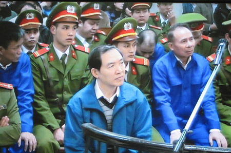 Bị cáo Dương Chí Dũng tỏ ra bình thản suốt phiên tòa.