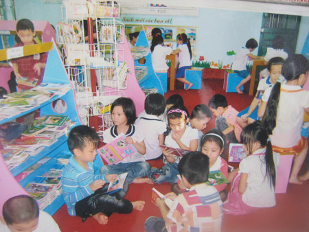 Trẻ em các dân tộc ở Si Ma Cai được quan tâm chăm sóc,  học tập ngày một đầy đủ hơn.