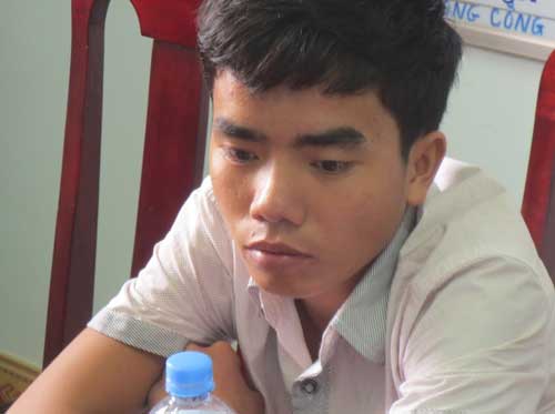 Nguyễn Văn Nhí, đàn em của Long đầu rồng tại trụ sở công an.