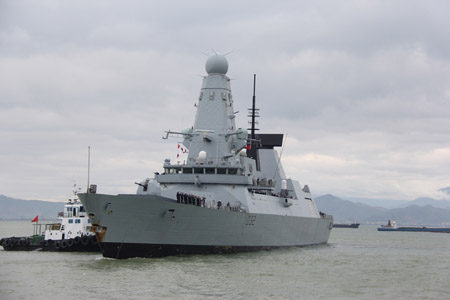 Tàu HMS Daring cập cảng Tiên Sa (Đà Nẵng)