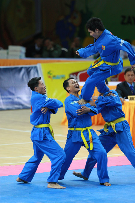 Đội vovinam Việt Nam giành huy chương vàng nội dung biểu diễn đòn thế tấn công.