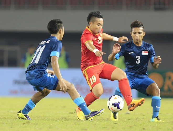 Phi Sơn thi đấu trong màu áo đội tuyển U23 Việt Nam tại SEA Games 27. Ảnh Lâm Thỏa. 