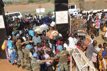 Hơn 20.000 người đã phải sơ tán khỏi thủ đô Juba khi xung đột bùng phát. 