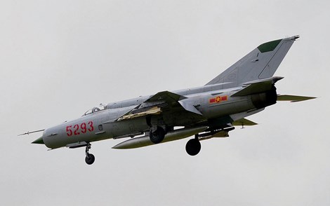 Tính năng bay của MiG-21 ngang ngửa F-4, nhưng radar và vũ khí đều thua kém.