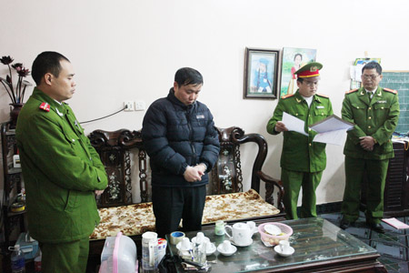  Bắt tạm giam ba tháng đối với ông Phạm Văn Thành, Giám đốc Trung tâm cứu trợ trẻ em tàn tật tỉnh Hà Giang.