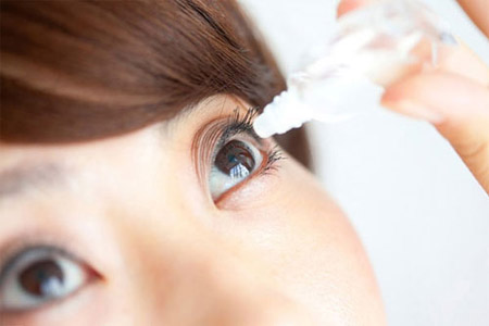 Dùng thuốc nhỏ mắt có Corticoid lâu ngày có thể bị mù mắt