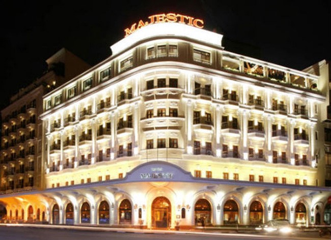 Khách sạn Majetic là một trong những công trình từng thuộc sở hữu của đại gia bất động sản Hứa Bổn Hòa.