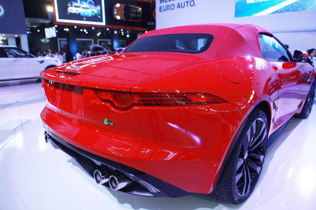 can canh chiec jaguar f-type r tai ha noi hinh anh 16