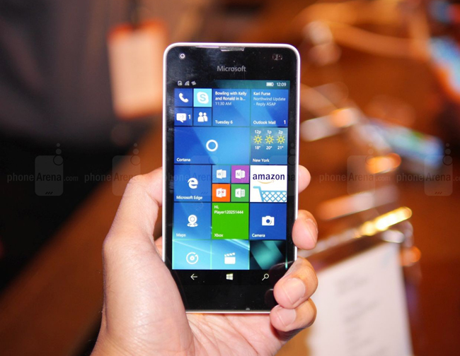 tren tay smartphone gia re lumia 550 hinh anh 1