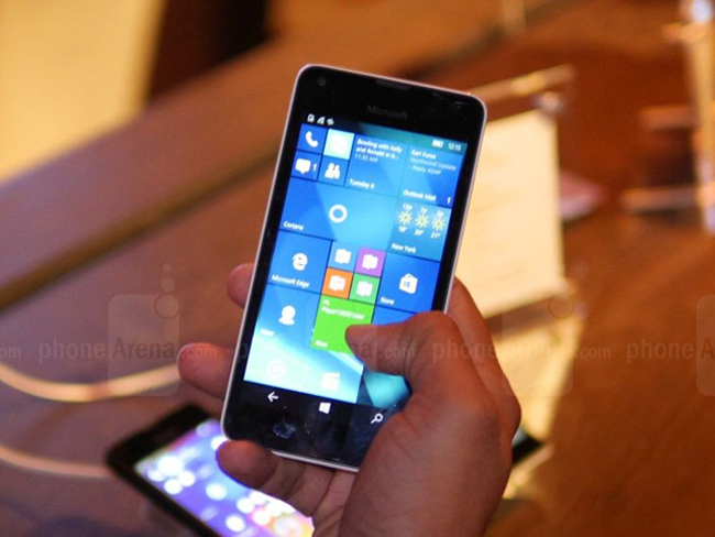 tren tay smartphone gia re lumia 550 hinh anh 14