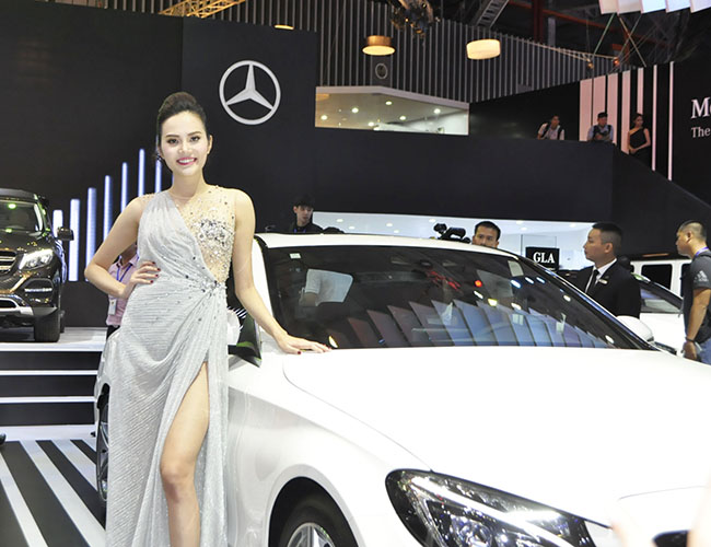 mau nu xinh dep hoi tu tai motor show 2015 hinh anh 9