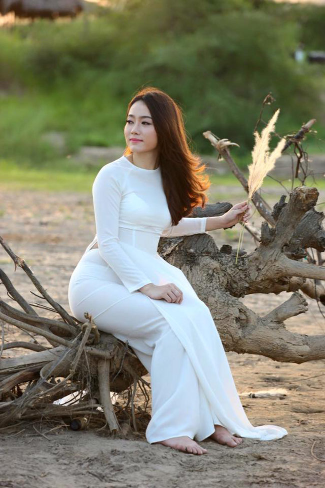 hot girl lao bi nham tuong gai viet khi mac ao dai hinh anh 11