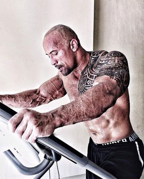 The Rock hé lộ bí quyết giúp tập gym mãi không chán