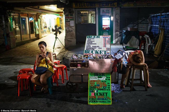 cuoc song nao nhiet ve dem tai pho du lich o bangkok hinh anh 17