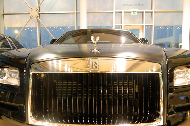 ngay ngat rolls-royce wraith carbon fiber mau den mo moi hinh anh 8